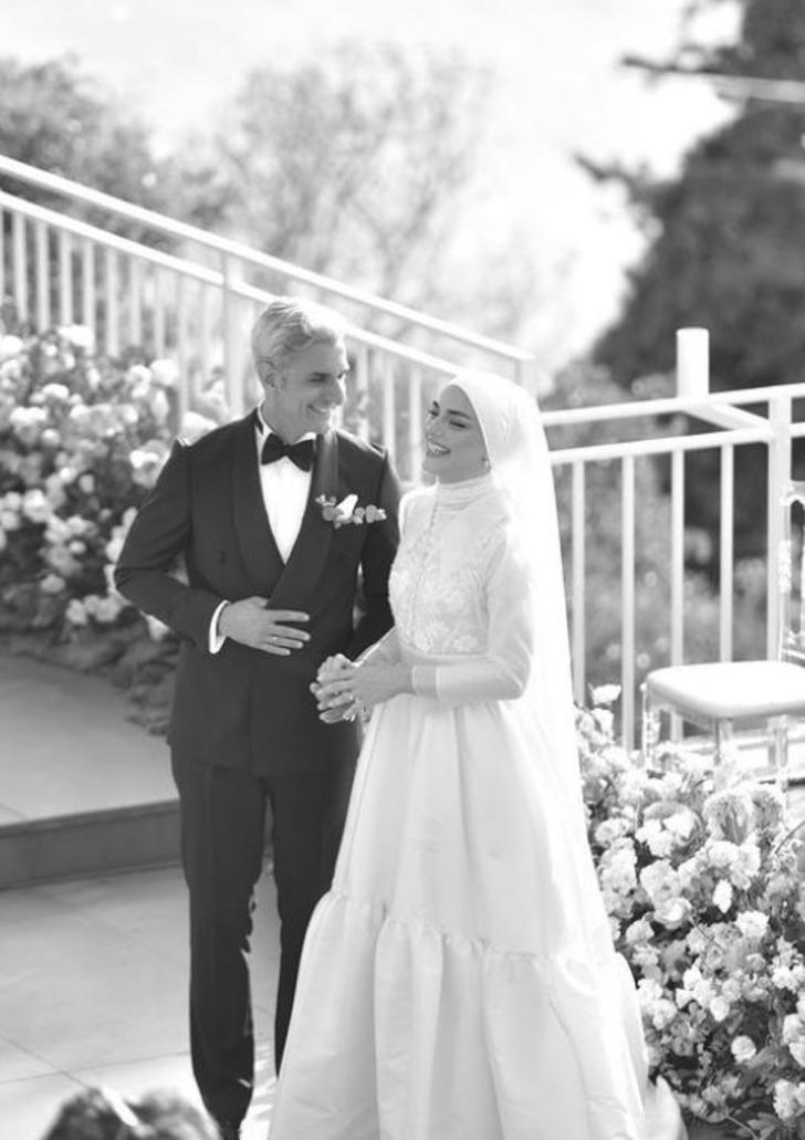 Güldür Güldür'ün Mesut'u Uğur Bilgin aşka geldi! Eşini görenler kendini tutamadı G4