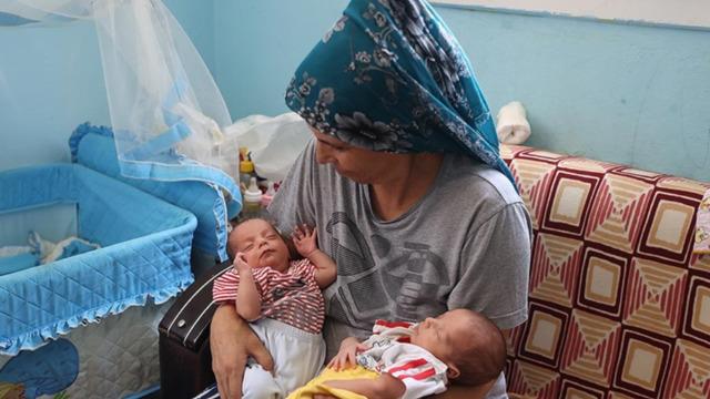 Yine hastaneye yetişemedi! 5 yıl sonra aynı şoförün kullandığı ambulansta ikizleri doğdu