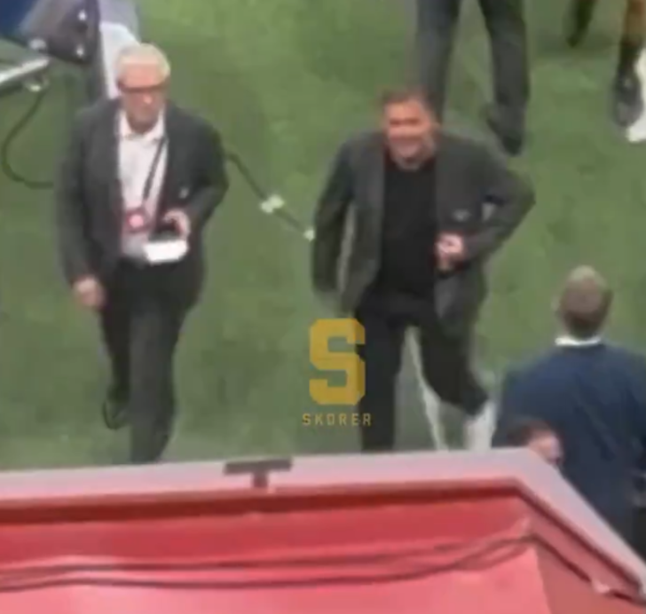 Bunu kimse fark etmemişti! Galatasaray'ı eleyen Young Boys'un hocasından maç sonunda skandal... Tribünlere el hareketi çekti! G4