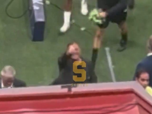 Bunu kimse fark etmemişti! Galatasaray'ı eleyen Young Boys'un hocasından maç sonunda skandal... Tribünlere el hareketi çekti!