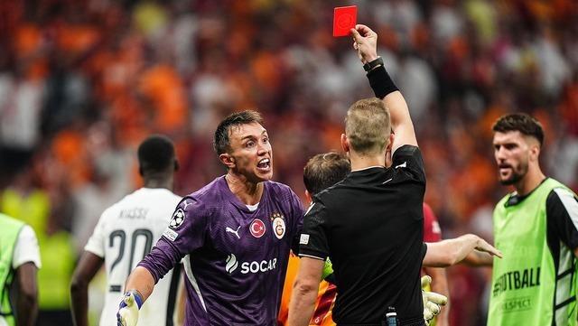 Sinirlerine hakim olamamıştı! Fernando Muslera'nın attığı tekme sonrası alacağı ceza belli oldu 640xauto