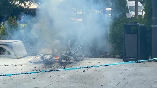 Bisiklete binen çocuk dehşeti yaşadı! Önce yanmaya başladı ardından bomba gibi patladı
