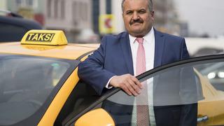 İstanbul Taksiciler Odası Başkanı Eyüp Aksu bu soruyu beklemiyordu: 'Türk vatandaşı olarak taksiye binebilecek miyim?'