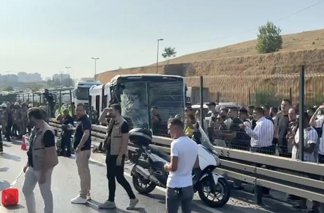 Küçükçekmece'de metrobüs kazası! 1 kişi hayatını kaybetti, 53 kişi yaralandı, ön rapor açıklandı 640xauto