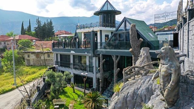 Görenlerin Kazıklı Voyvoda’nın evi sandığı ilginç şato satışta: 55 Milyon TL