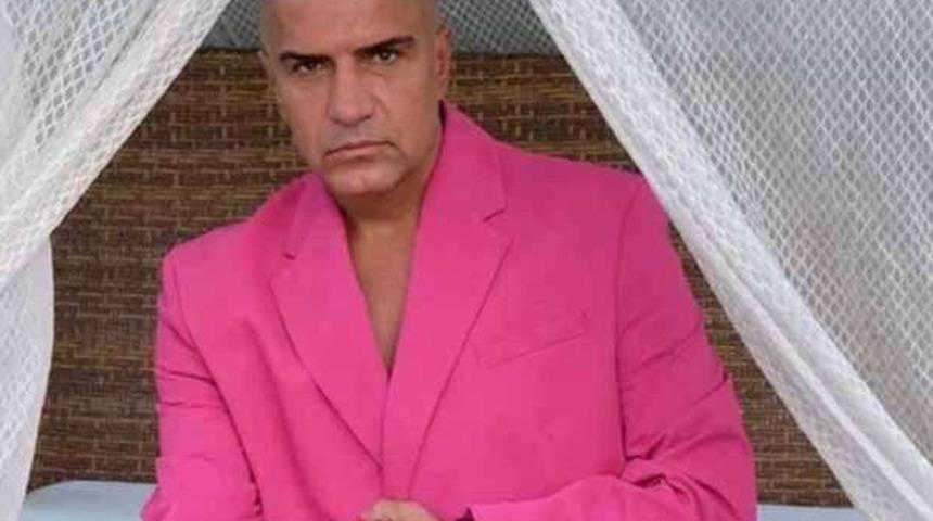 Berdan Mardini aradığı aşkı kendisinden 15 yaş küçük o isimde buldu! Aşk pozu