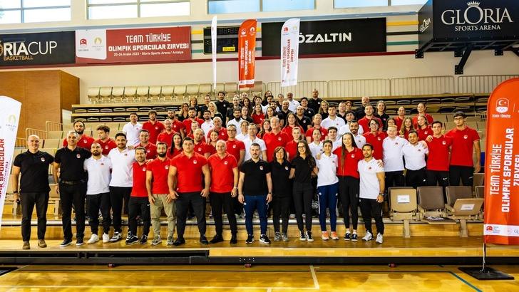 Avrupa’nın ve Türkiye’nin en büyük ve en kapsamlı spor tesisi Gloria Sports Arena, 2024 Paris Olimpiyatları’nda yarışan Team Türkiye ekibinin hazırlık dönemine ev sahipliği yaptı. Spora ve sporcuya verdiği destekle öne çıkan Gloria Sports Arena,  19064077-728xauto