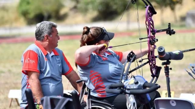 Milli para okçu Öznur Cüre Girdi, Paris'te rekor kırdı!