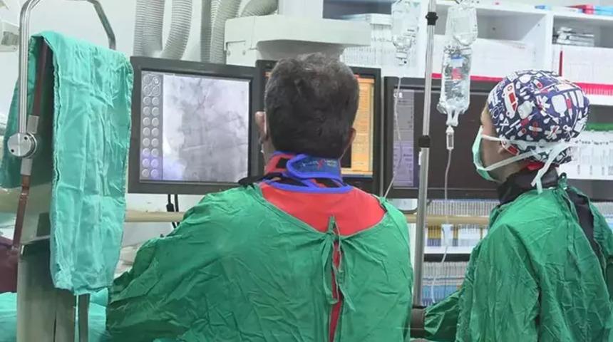 Ameliyat edilmeden kalp kapağı değiştirildi! Ankara'daki 78 yaşındaki hasta 2 günde sağlığına kavuştu