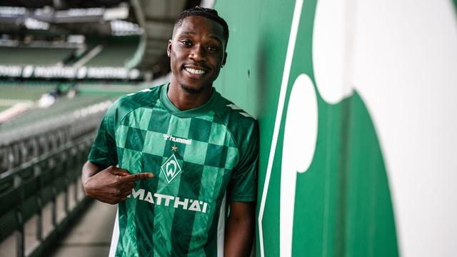 Galatasaray, sol bek oyuncusu Derrick Köhn'ün Alman ekibi Werder Bremen'e kiralandığını Türkiye Futbol Federasyonu'na bildirdi. Galatasaray, KAP yaptığı açıklamada da transferin mali şartlarını duyurdu.  640xauto