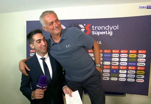 Alanyaspor maçı öncesi röportaja gelen Mourinho, bir anda taburenin üzerine çıktı ve... 640xauto