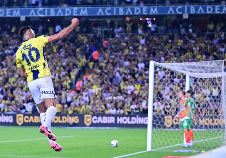 Tadic golünü attı tribünlere Icardi'yi hatırlattı! Galatasaray taraftarından tepki... G3