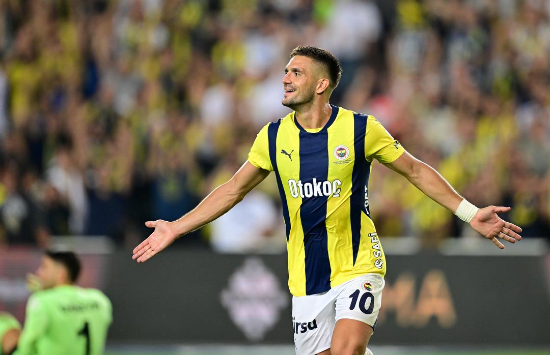 Tadic gol&uuml;n&uuml; attı trib&uuml;nlere Icardi'yi hatırlattı! Galatasaray taraftarından tepki...