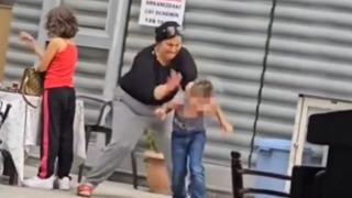 Torunu olduğunu iddia ettiği çocuğu darp etti: “Sizin yüzünüzden!”