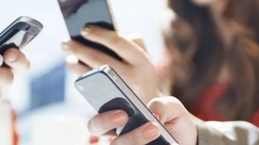Öğrencilerin alabileceği 20 vergisiz telefon belli oldu... Vergisiz telefon uygulamasından faydalanabilmek için şartlar ise çok basit 