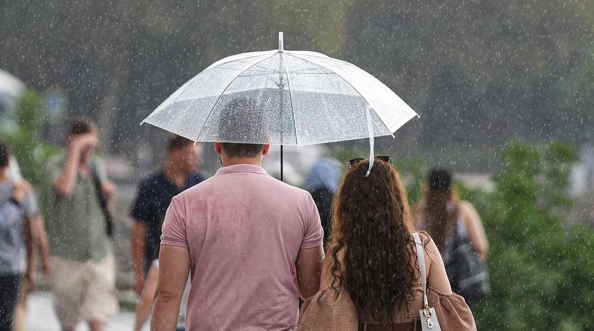 İstanbullular dikkat! AKOM tarih ve saat vererek uyardı: Kuvvetli sağanak geliyor…