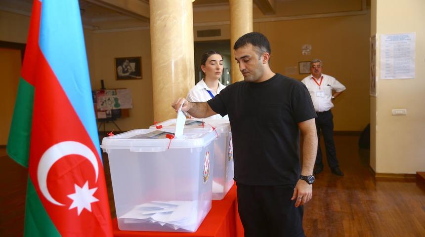 Azerbaycan sandık başında!