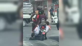 Motosiklete 6 kişi bindiler, çocuklar çuvalla taşındı