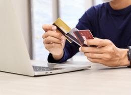 Kredi kartının limiti aşılırsa ne olur? Kredi kartı limit aşımı kredi notunu düşürür mü?