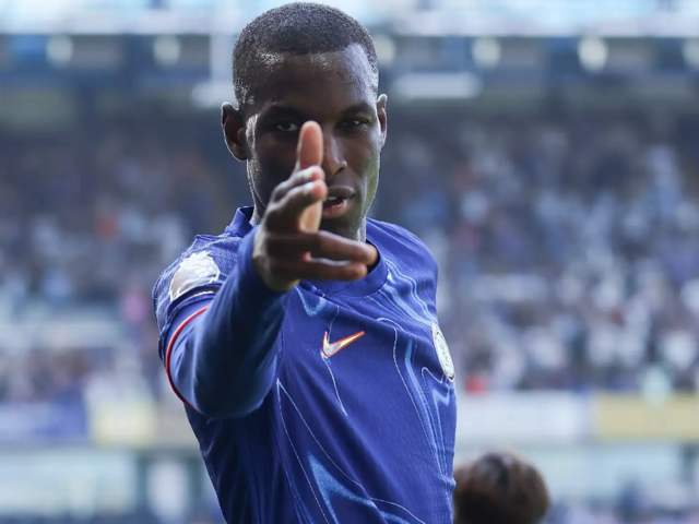 Chelsea'nin dünyaca ünlü santraforu Nicolas Jackson'dan Yusuf Dikeç pozu!