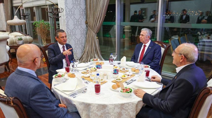 CHP Genel Başkanı Özel, Kılıçdaroğlu ile yemekte bir araya geldi