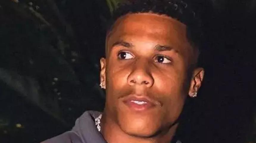 Galatasaray, uzun süredir beklediği sol bek transferinde mutlu sona ulaştı! Ismail Jakobs, İstanbul’a geldi