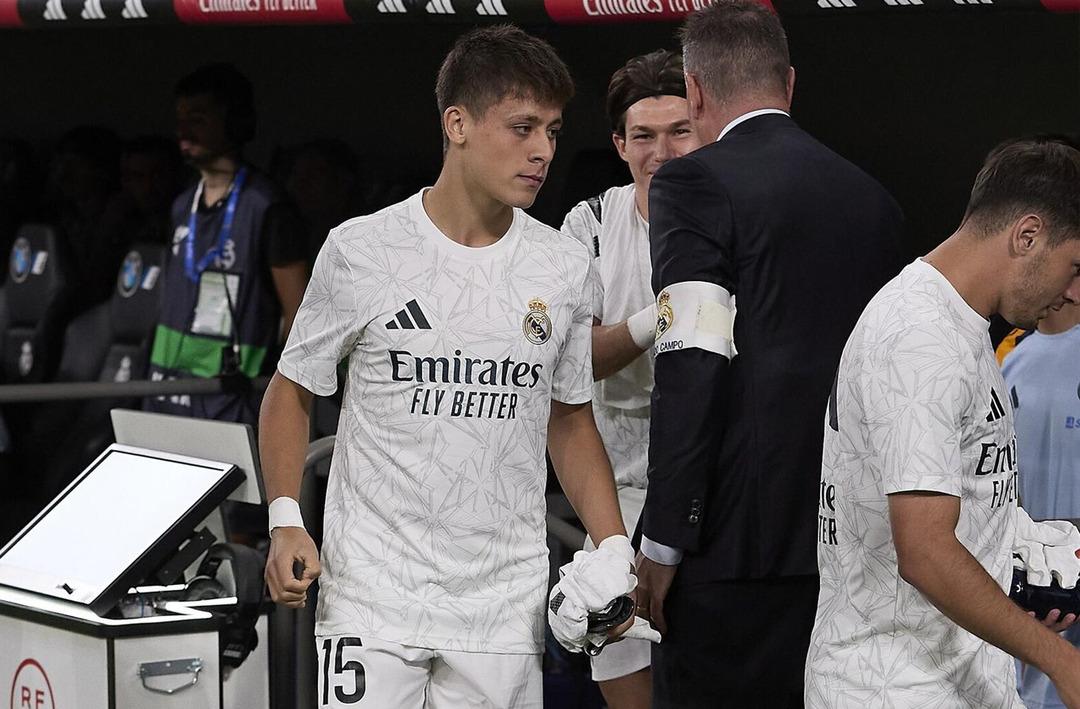 Real Madrid'de krizin adı: Arda G&uuml;ler! Ma&ccedil; oynanırken soyunma odasının yolunu tuttu! "Yeter artık Ancelotti"