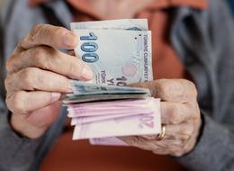 Emekli maaşı aylar sonra 35 bin liradan 26.500 liraya kadar düşecek! Emeklilikte telafi yasası için gözler Kasım ayında: Şirketler ilave tazminat davası için o kuralı şart koşuyor