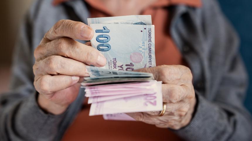 Emekli maaşı aylar sonra 35 bin liradan 26.500 liraya kadar düşecek! Emeklilikte telafi yasası için gözler Kasım ayında: Şirketler ilave tazminat davası için o kuralı şart koşuyor