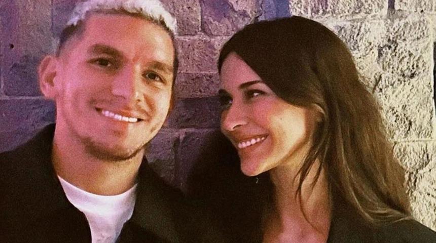 Devrim Özkan ve Galatasaraylı Lucas Torreira aşka geldi! Ayna karşısında öpüşme pozu