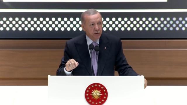 Son dakika | Vakti çoktan geldi deyip muhalefete yüklendi: Erdoğan yeni anayasa için siyasi partilere seslendi