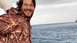 Yine balık avında! Çağatay Ulusoy dev orkinos yakaladığı anı paylaştı