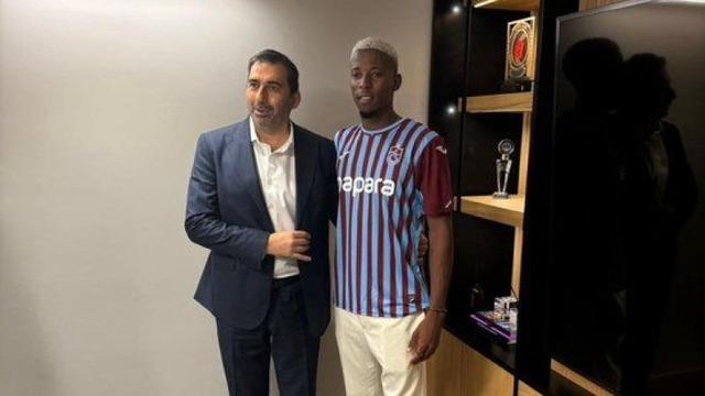 Simon Banza, resmen Trabzonspor'da! formasını giydi...