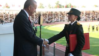 Diplomasını Cumhurbaşkanı Erdoğan'ın elinden almıştı! Ebru Eroğlu dahil 4 teğmenin ifadesi alındı