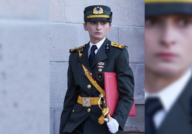 Kılıçlı yemin töreni sonrası 'tarikat-cemaat' iddialarına yanıt verdi! Teğmen Ebru Eroğlu: Herkes gördü! Alakamız yok G5