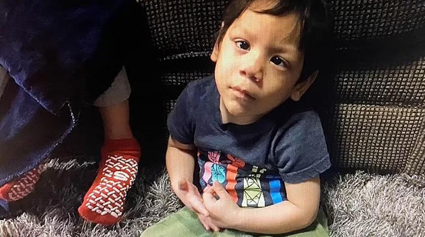 Engelli çocuğunu markette sattı! Aranıyor… Para ödülü verilecek