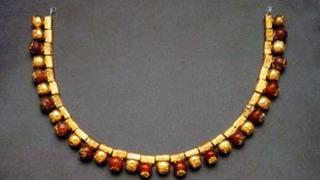 1970'lerde Manisa'dan kaçırılmış! 2 bin 700 yıllık paha biçilemeyen Bintepeler kolyesi Türkiye'ye iade edildi