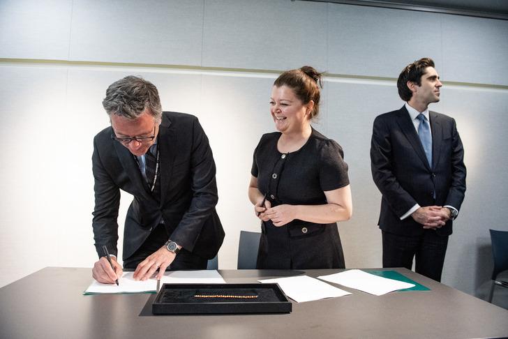 1970'lerde Manisa'dan kaçırılmış! 2 bin 700 yıllık paha biçilemeyen Bintepeler kolyesi Türkiye'ye iade edildi G5