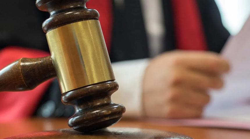 Böylesi yeni değil... Düğününe gelmeyen arkadaşıyla davalık oldu! Daha öncesinde taktığı takıyı almak için mahkemeye başvurdu