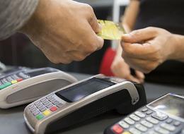 Kredi kartı kullananlar dikkat, gündem yaratacak iddia! Bankalar aylık sınırı doldurunca taksitlere sınırlama getirildi: 'En büyük özel bankalardan biri...' diyerek duyurdu