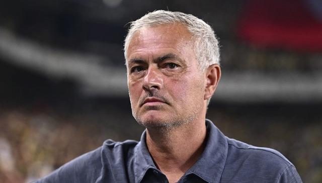 Jose Mourinho'dan Çağlar Söyüncü ile özel toplantı! ''Sakatlanmadığın müddetçe forma senin" 640xauto