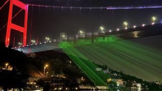 Böyle veda görülmedi! Fenerbahçe taraftarı yıldız ismin takımdan gidişini, ismini Boğaziçi Köprüsü'ne yansıtarak kutladı