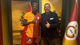 SON DAKİKA: Çok merak ediliyordu! Galatasaray Osimhen'in yıllık ücretini yaptığı KAP bildirimiyle duyurdu