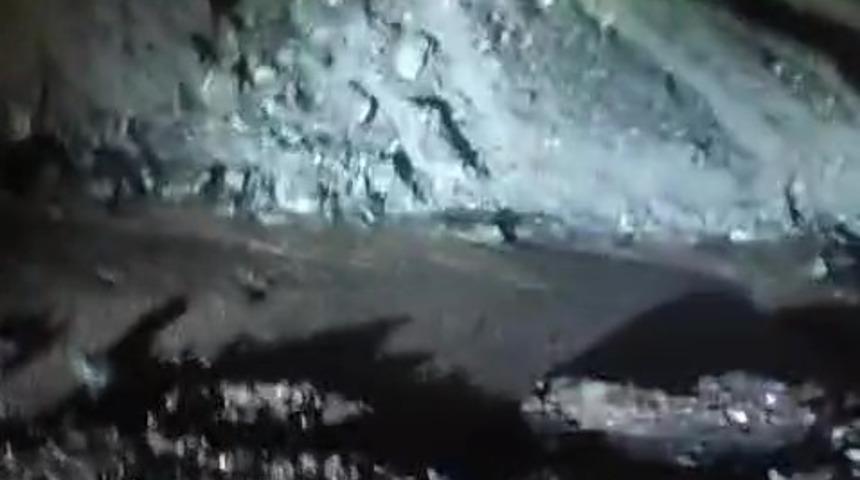 Hatay’da heyelan nedeniyle yayla yolu ulaşıma kapandı