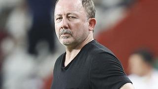 Sergen Yalçın düğüne Oktay Derelioğlu'nun eski eşi Sezer Çakır ile geldi! Sevgilisi mi?