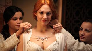 Meryem Uzerli oyuncu olmadan önce pek çok iş yapmış! Yıllar sonra anlattı: Cenaze için hazırlanan vefat etmiş kişilere makyaj yapıyordum