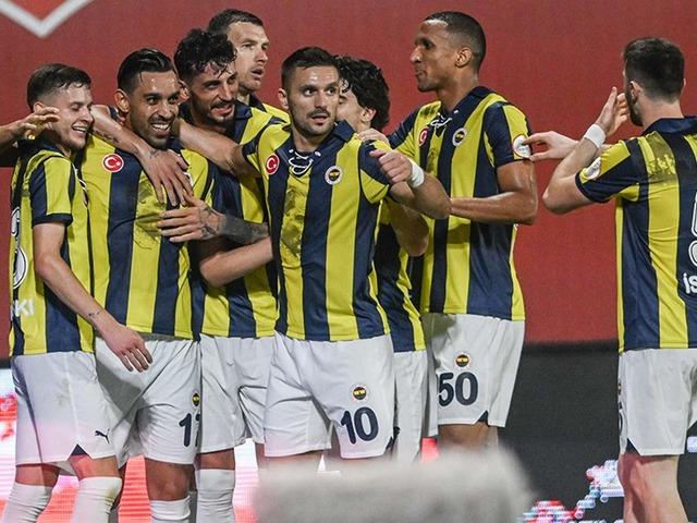 Fenerbahçe'nin Milli stoperi Samet Akaydın'a Lokomotiv Moskova talip oldu!  Avrupa Ligi kadrosuna yazıldı ama...