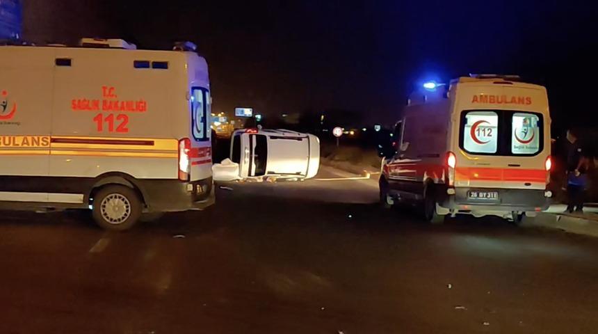 Eskişehir'de otomobille hafif ticari aracın çarpıştığı kazada 4 kişi yaralandı