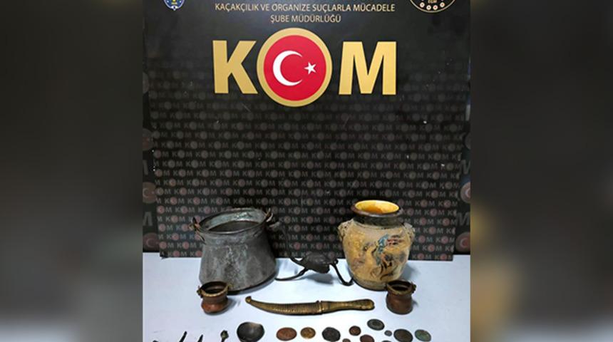 Tokat'ta kaçakçılık operasyonu: 47 tarihi eser ele geçirildi