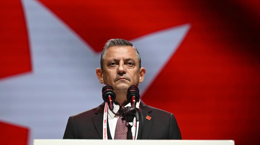 Ankara'da 'CHP' hareketliliği: Bir yanda dava, bir yanda MYK! Kritik toplantı başladı